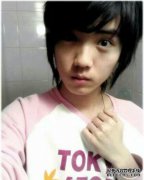 我对我6岁的侄子Luhan Sun Suyan的自画像大声喊道。