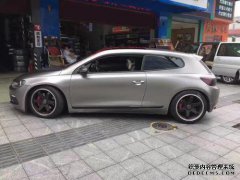 绅士奥迪A4L车身电影变色电动浅蓝色午夜