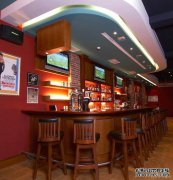 商业空间体育理发店窗户装饰效果图
