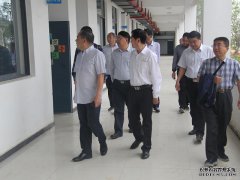 合肥市教育局副局长San Rengan参观了合肥北城初中